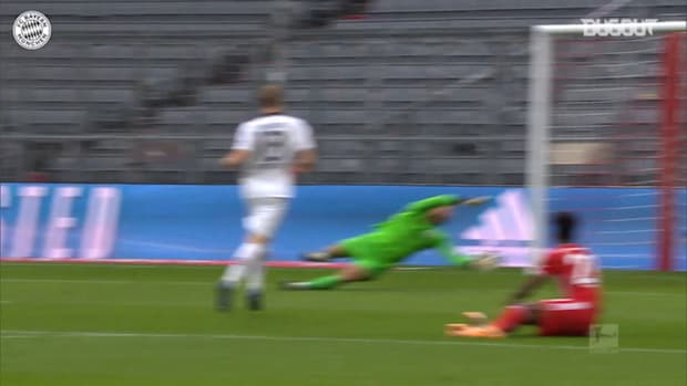 Lewandowski scores stunning hat-trick vs Frankfurt